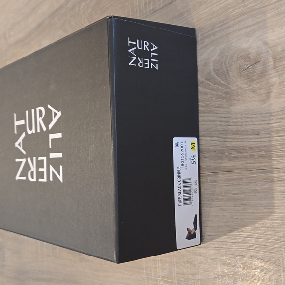 Maryjane-style pumps - Picture 4 of 7